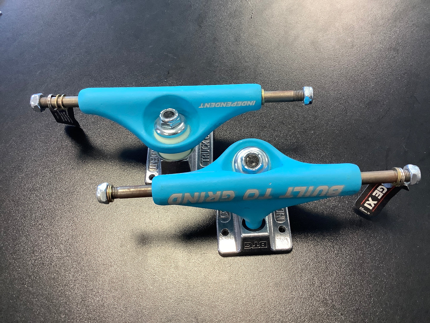 Independent 129 stage 11 built to grind blue hanger silver baseplates