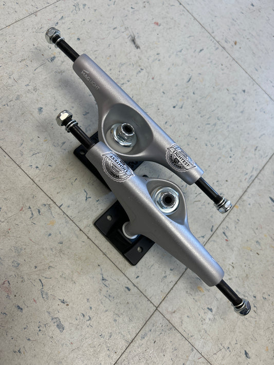 Tensor 5.5 trucks maglight gray / black
