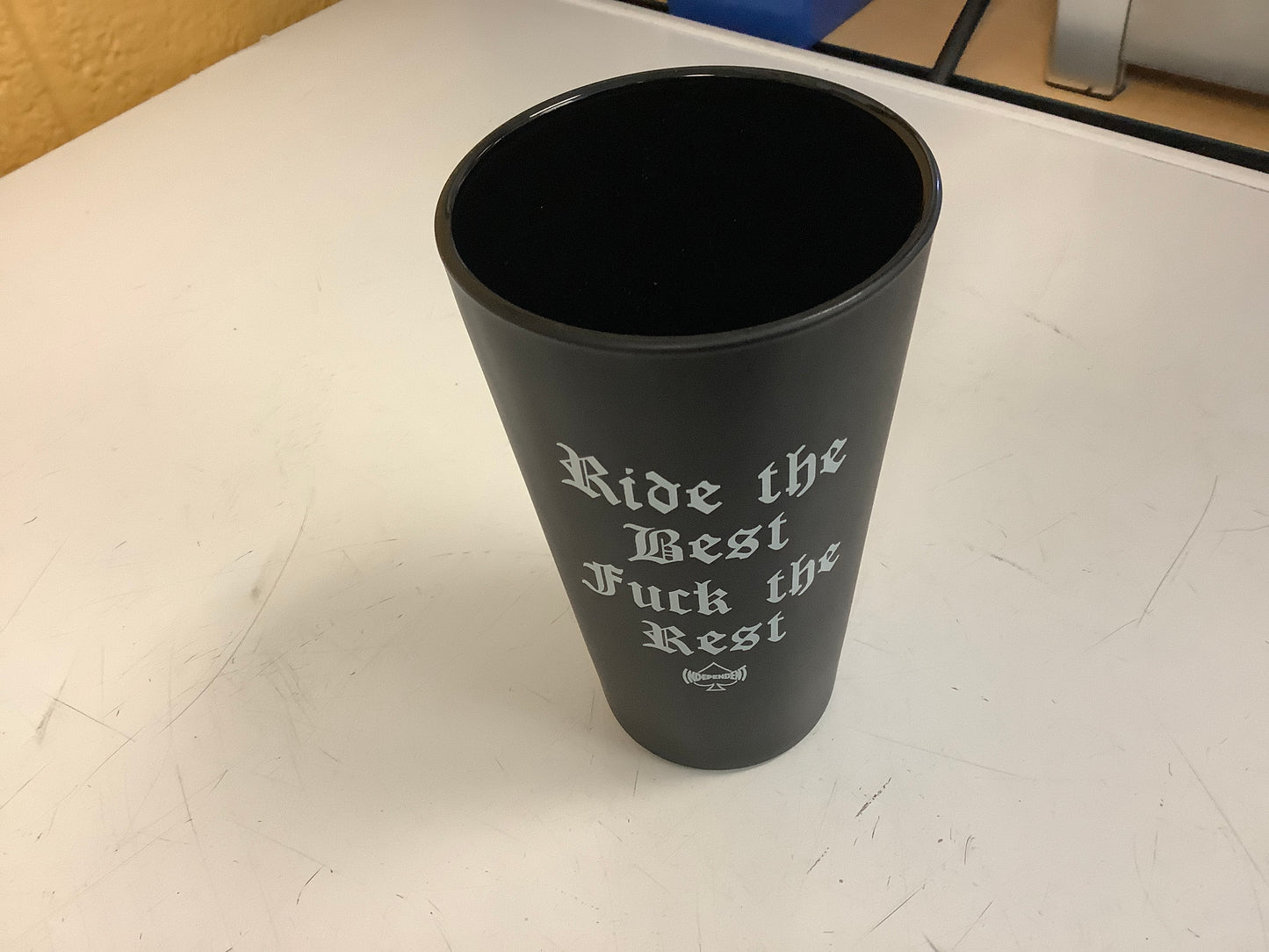 Independent Trucks Motörhead black glass pint glass