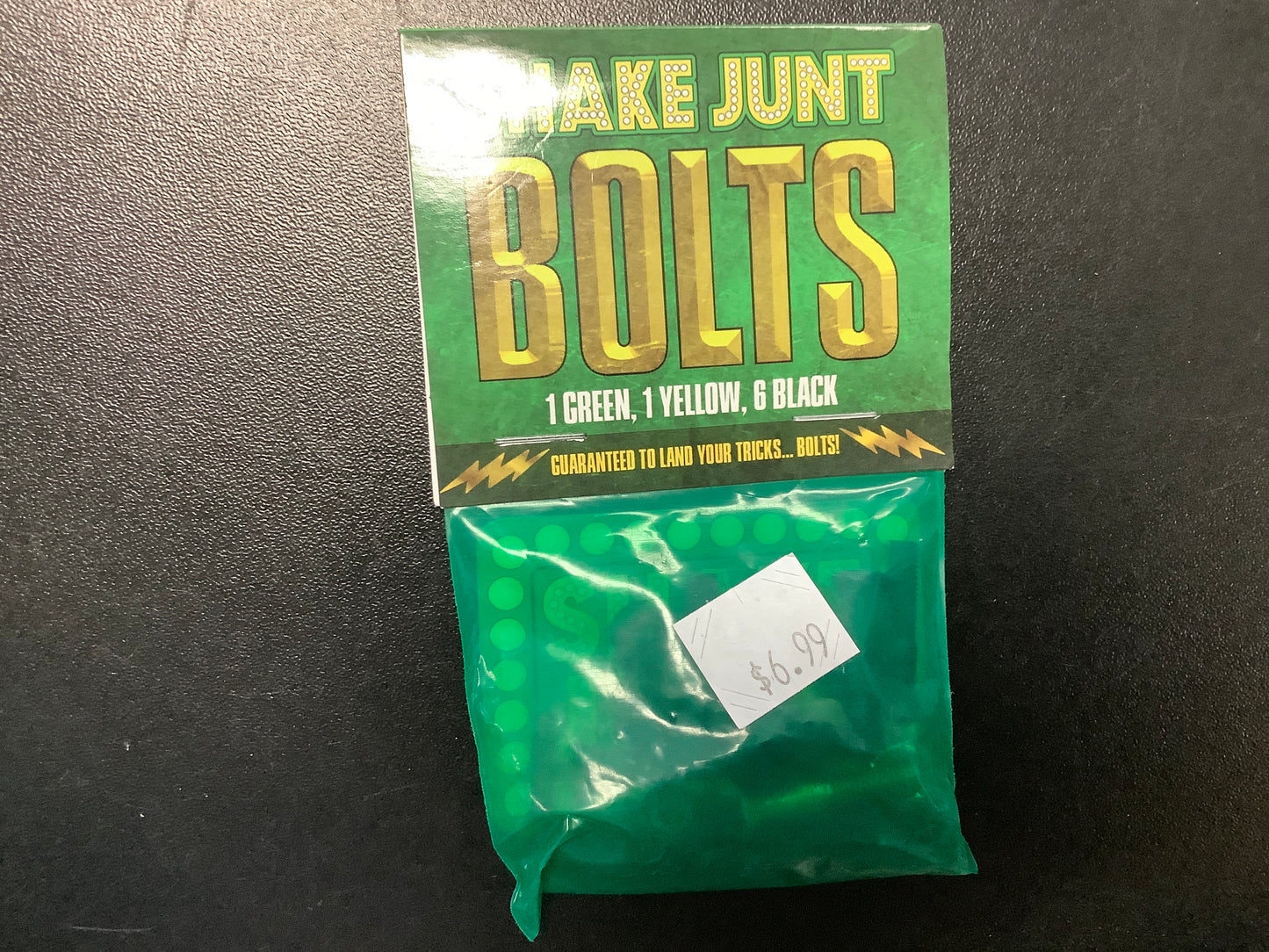 Shake Junt 7/8” phillips mounting hardware