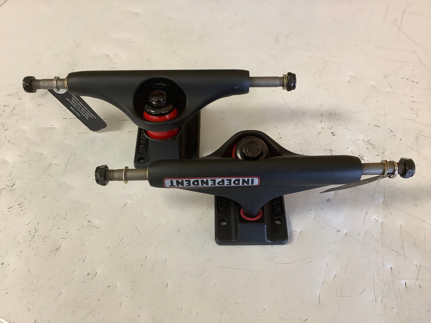 Independent Trucks 139 bar black stage 11