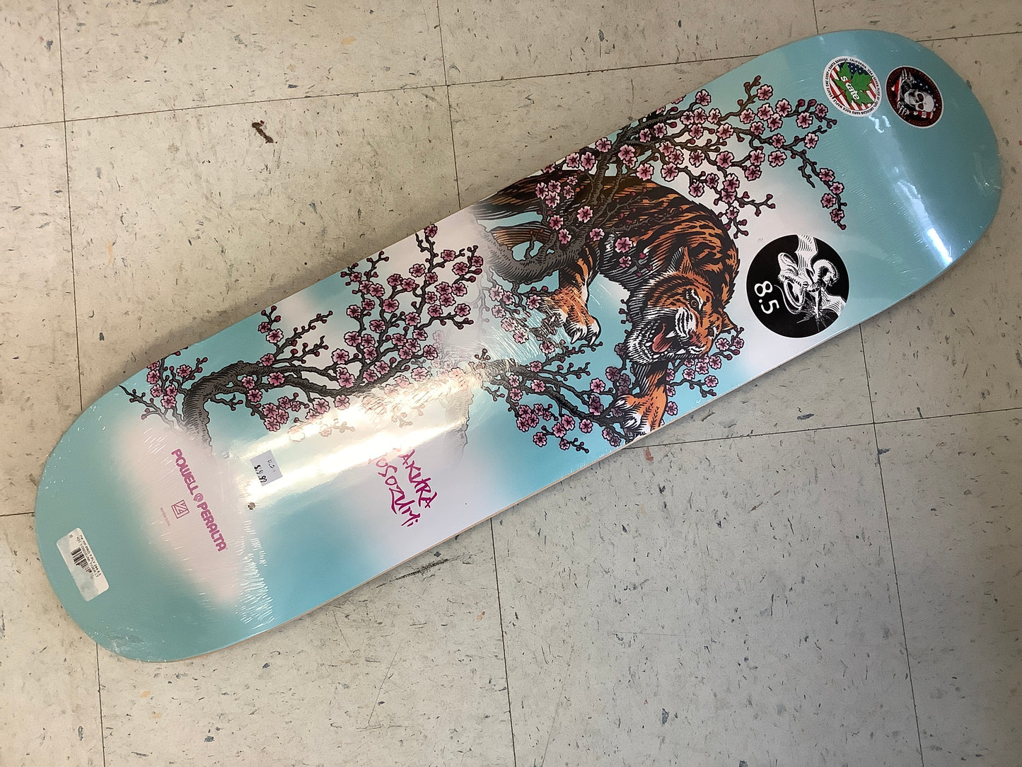 Powell Peralta Sakura Yosozumi 8.5 deck