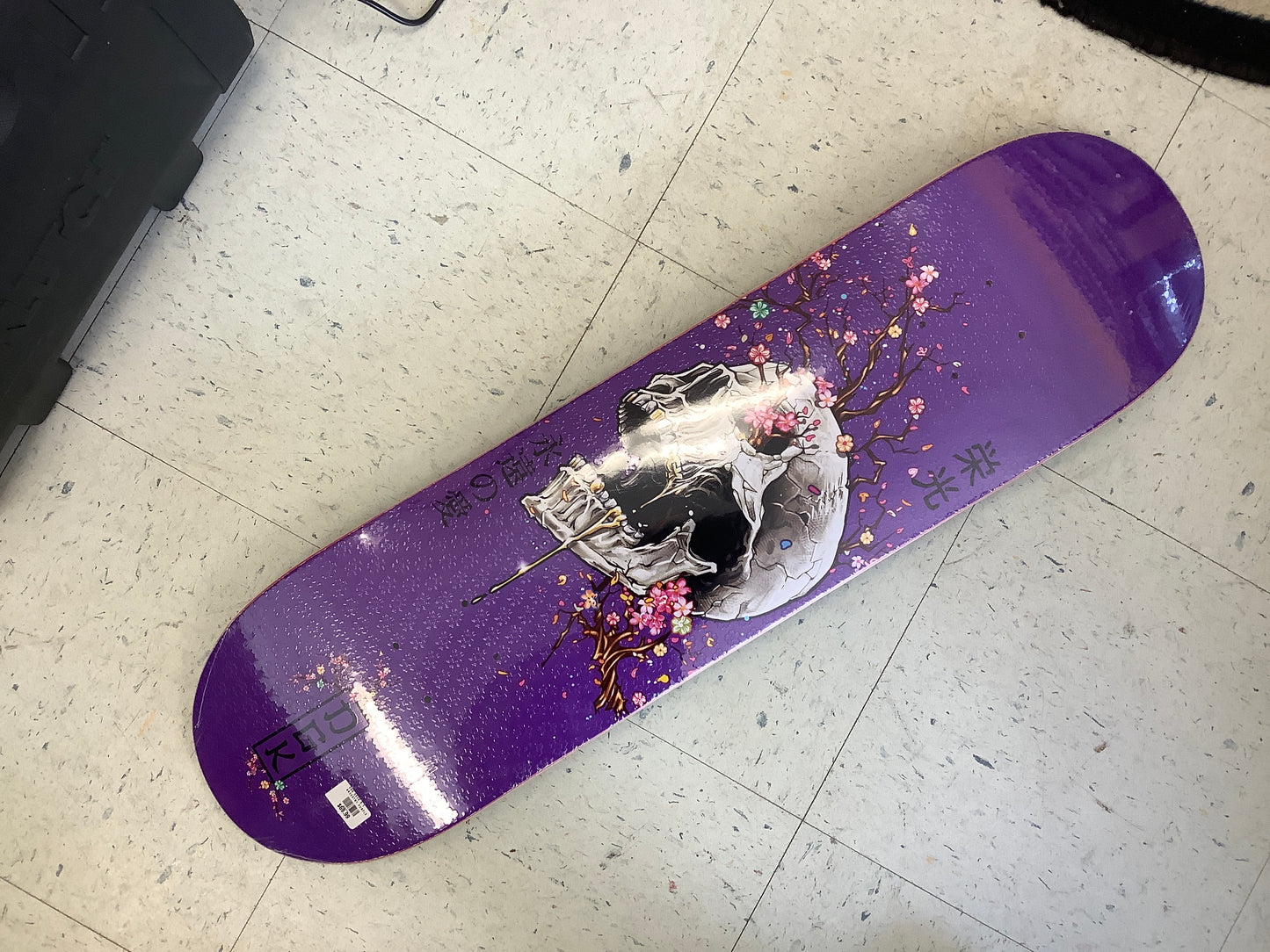 DGK 8.1 ancestry purple skull deck