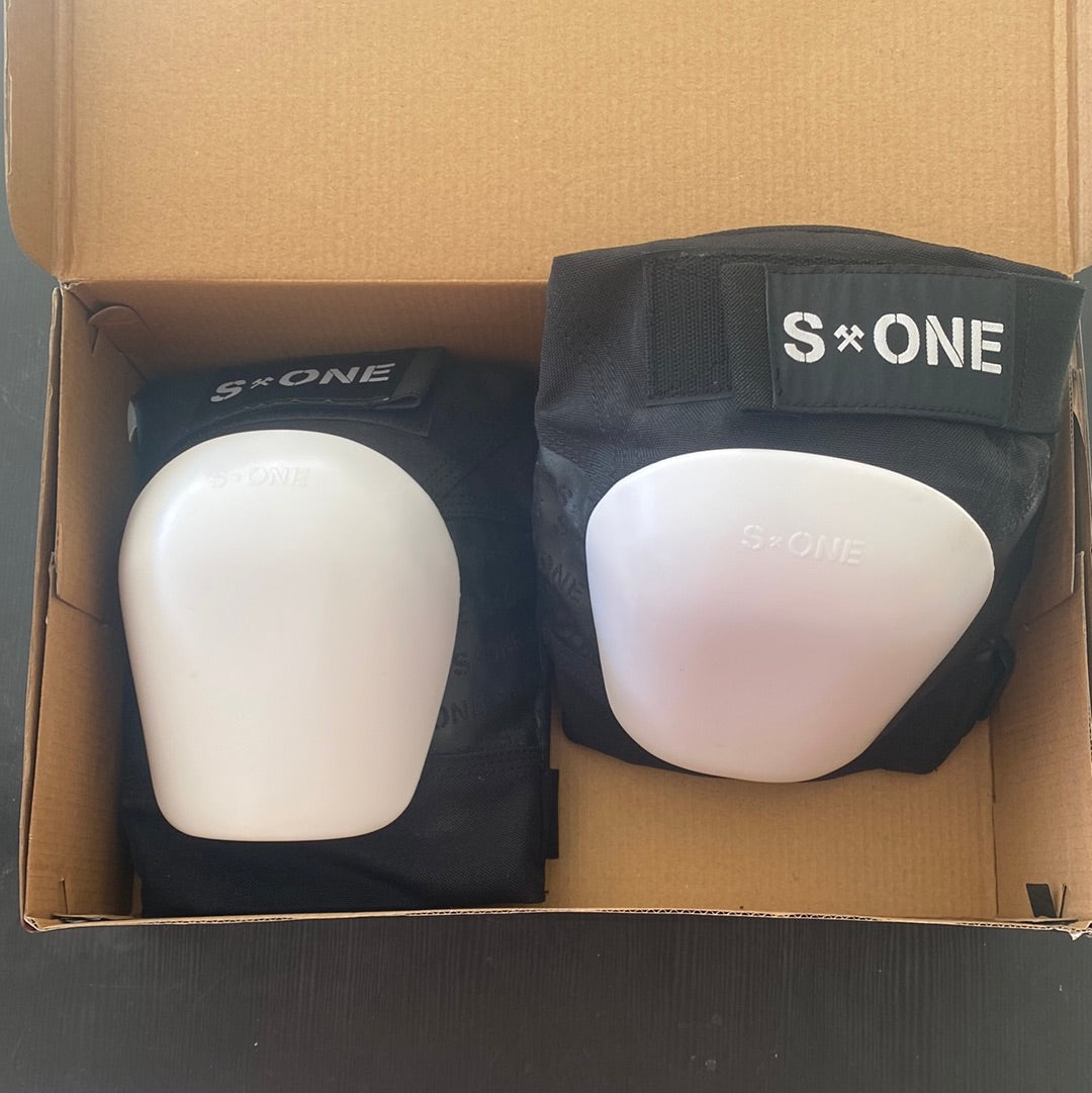 S ONE Pro Knee Pads Black L
