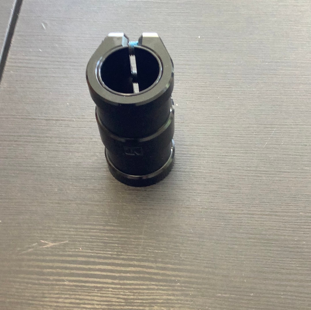 UrbanArtt 4 Bolt SCS Clamp Black