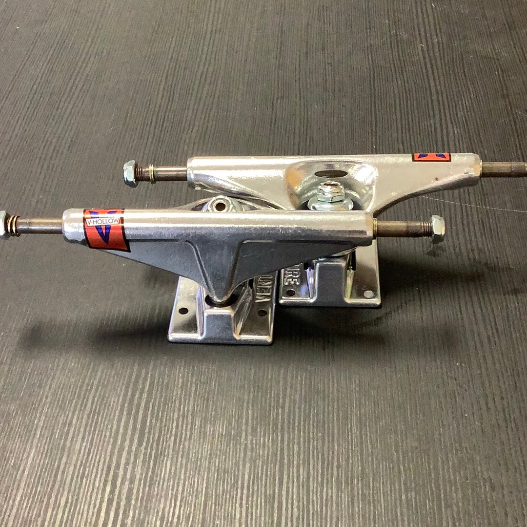 Venture 5.8 Hollow Trucks
