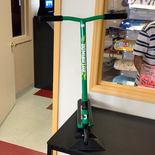 Dominator Trooper Scooter Complete Green