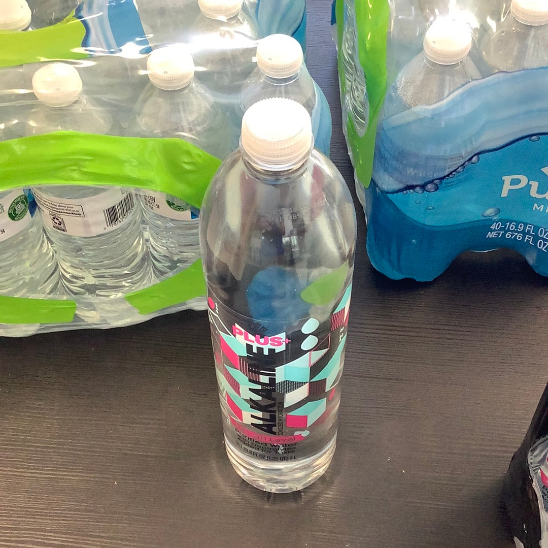 Member’s Mark Alkaline water 9.5ph 33.8oz bottle