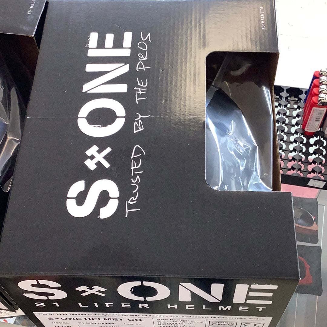 S One Helmet Black M