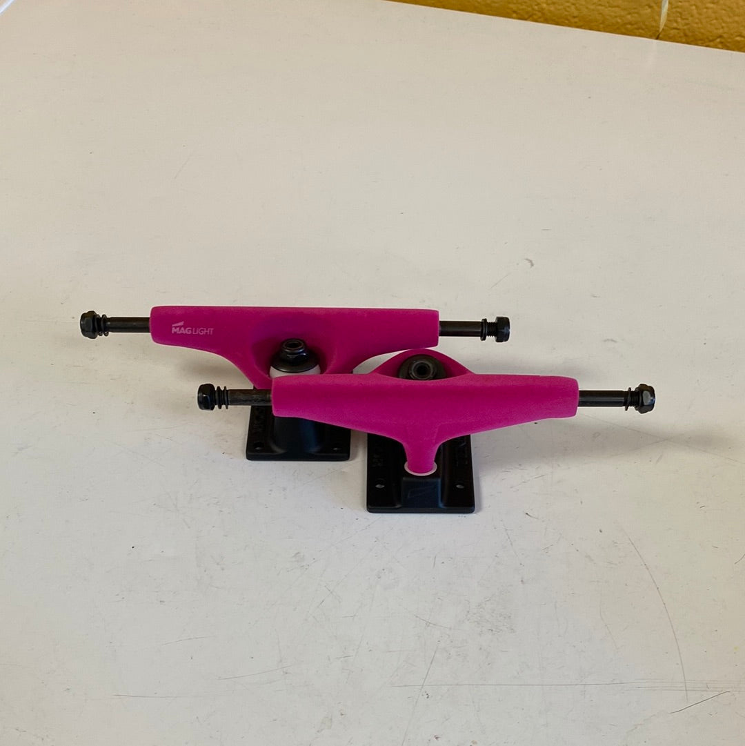 Tensor trucks maglight 5.5 pink velvet