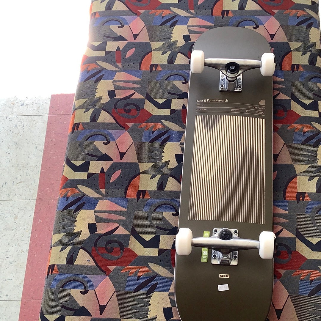 Globe Complete Skateboard 8.0 line & form research