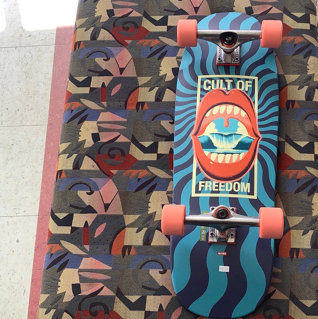 Globe Cruiser board Cult of Freedom