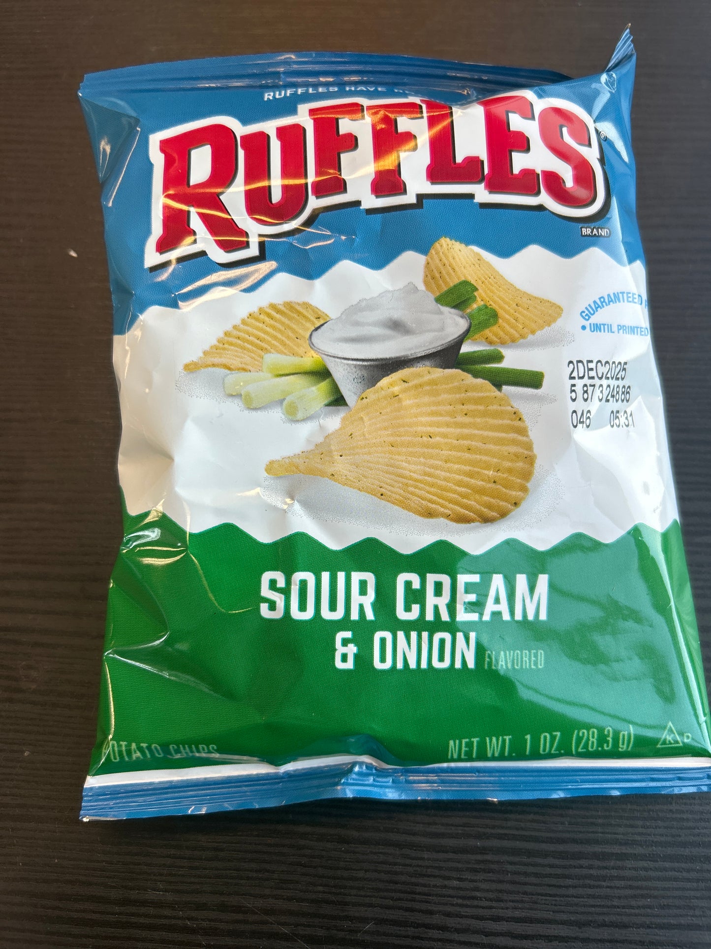 Ruffles 1oz Sour Cream & Onion chips