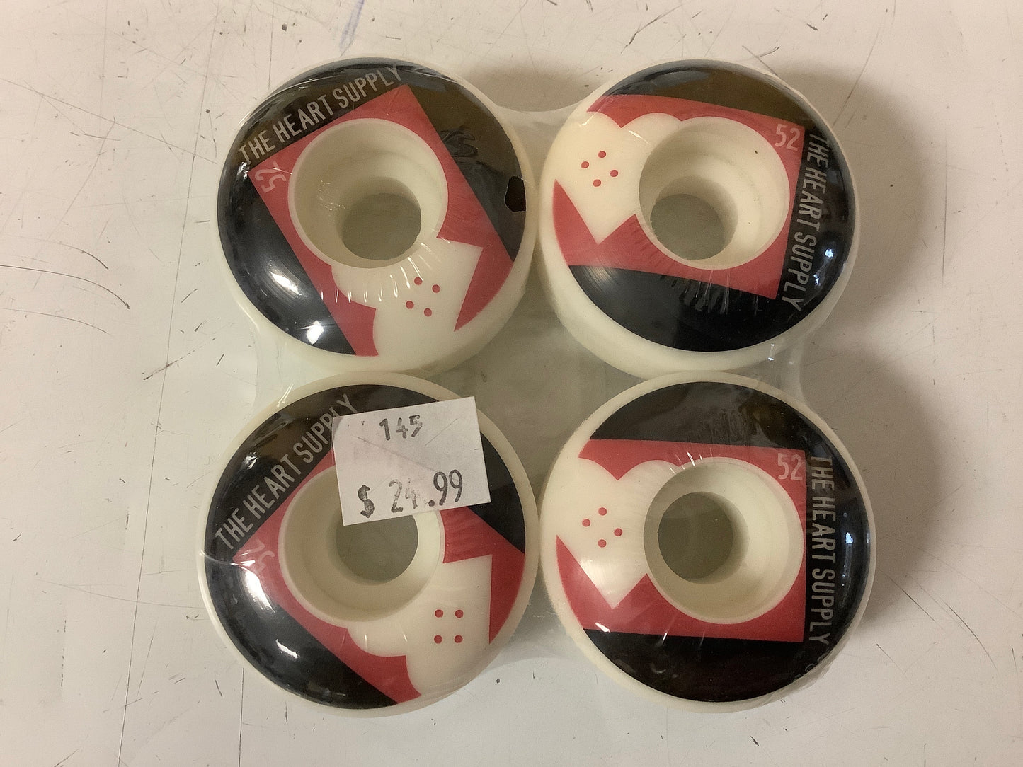 The Heart Supply wheels 52mm
