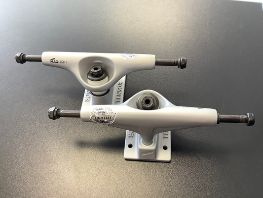 Tensor Trucks 5.25 mag light gray/silver painted