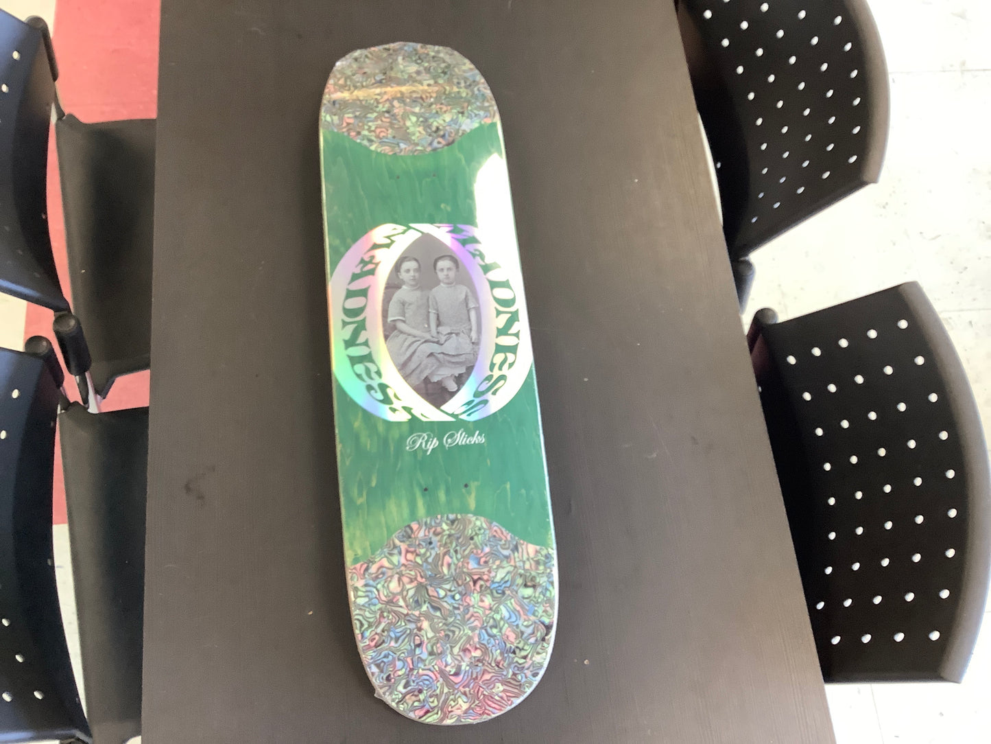 Madness 8.5 deck Twin Slick