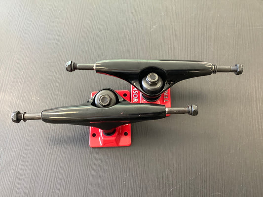 Tensor 5.25 truck set black red alloy