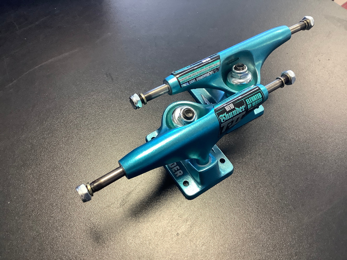 Thunder Trucks T2 TM Ice blue 147