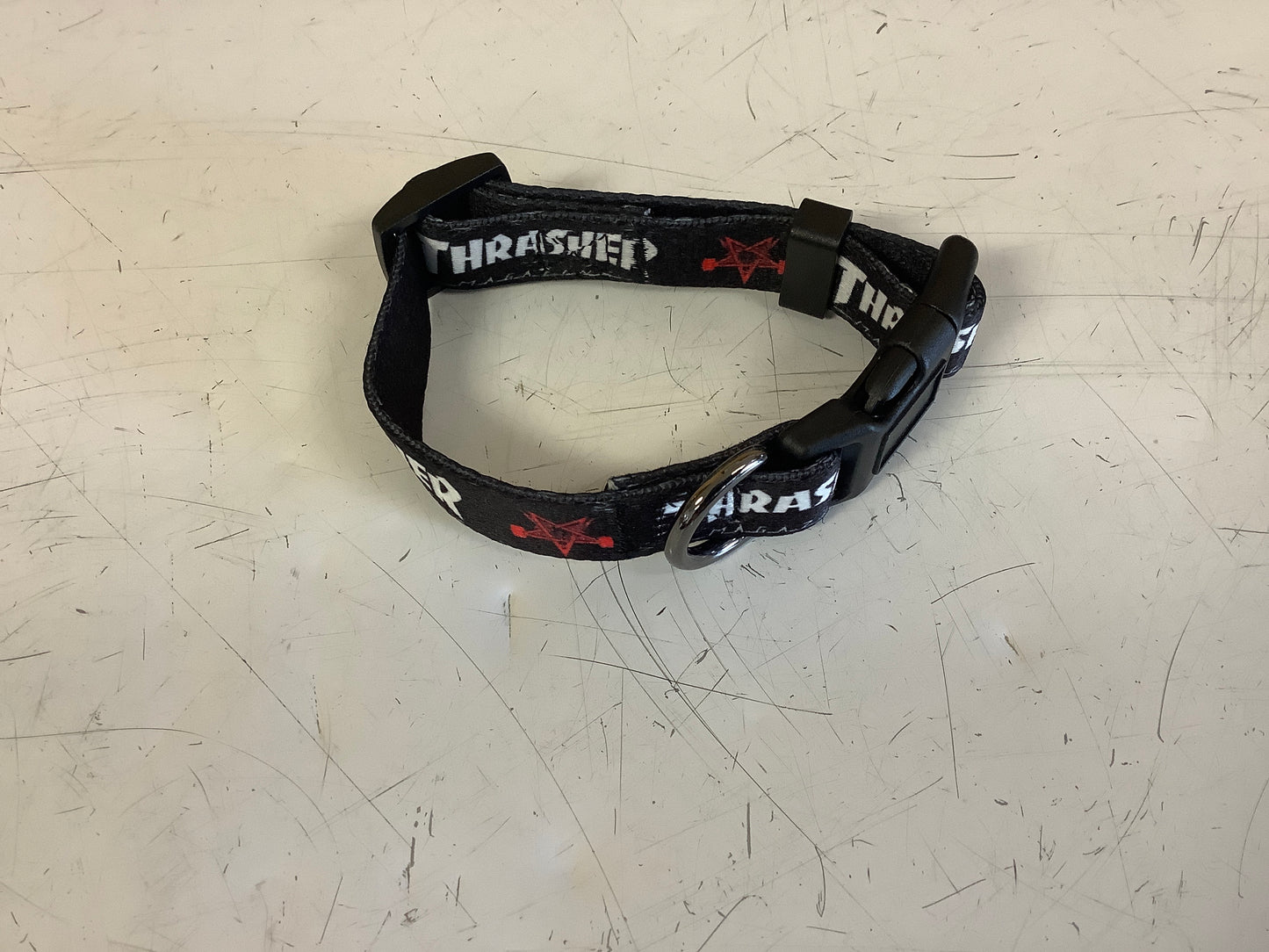 Thrasher dog collar