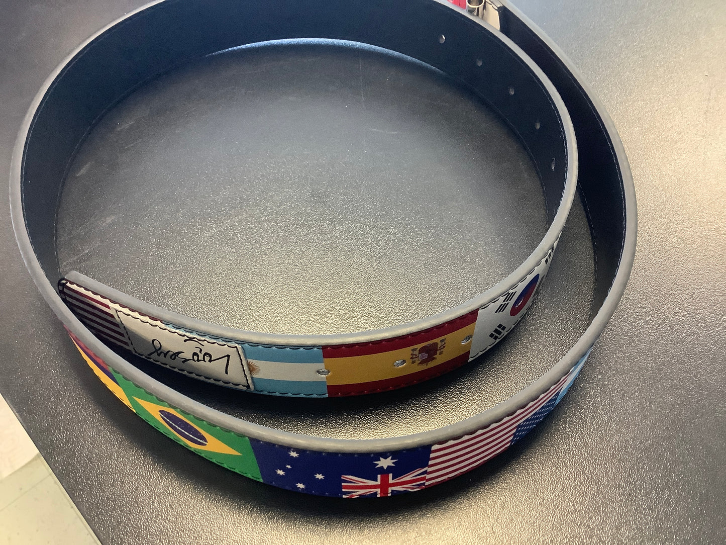 Loosey belt World Cup