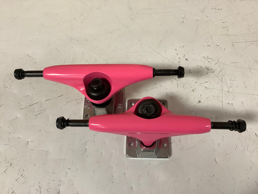 Tensor Trucks 5.0 pink hangers with silver baseplates