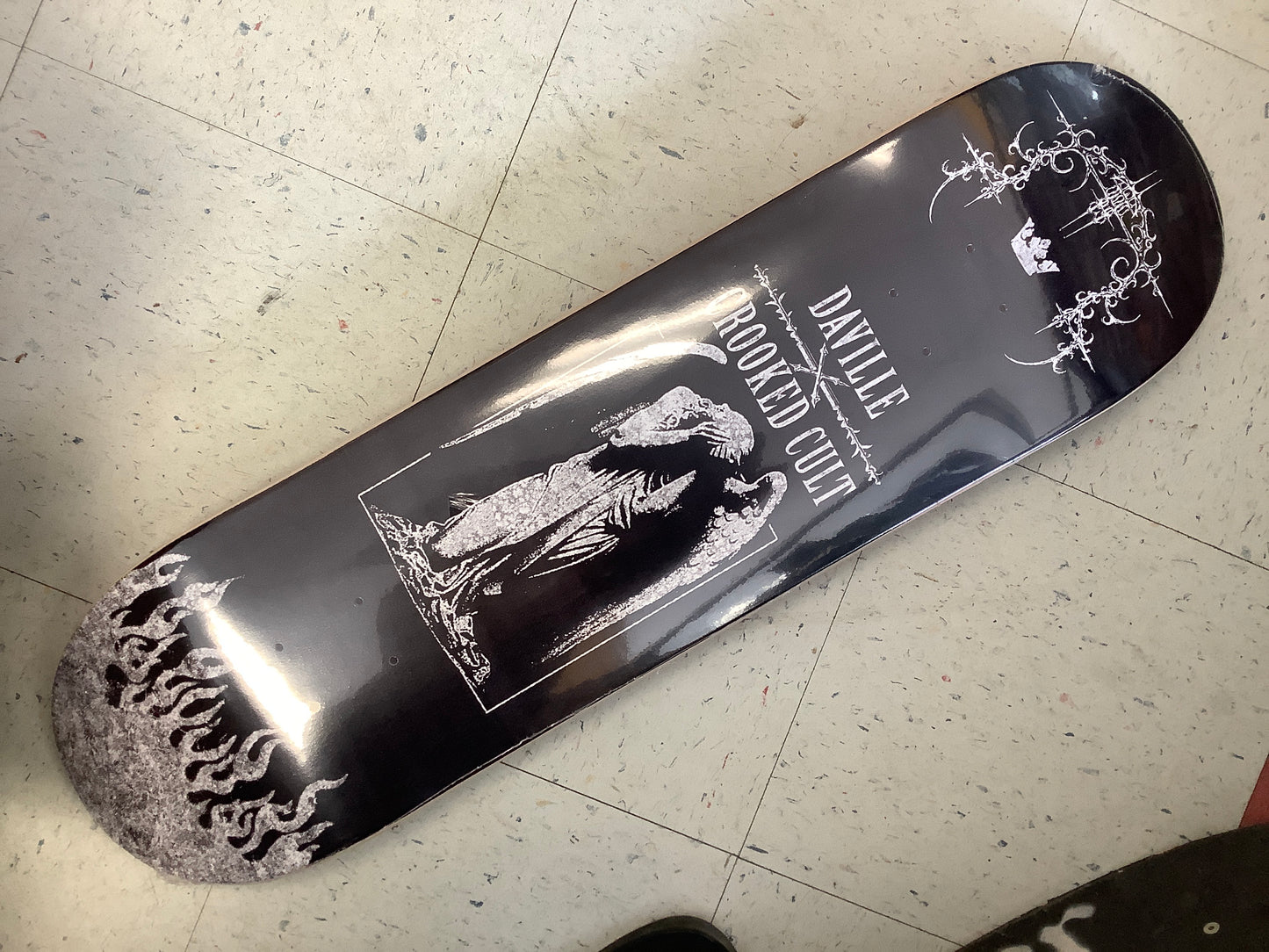 Daville X Crooked Cult black / statue deck