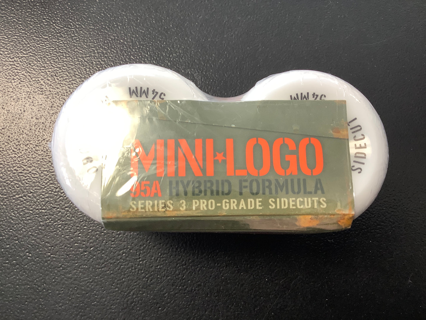 Mini logo hybrid formula side cut wheels