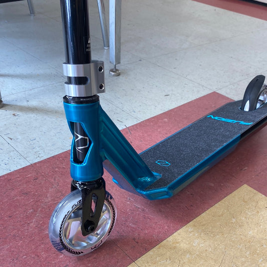 Fuzion Z300 Complete Scooter Aqua