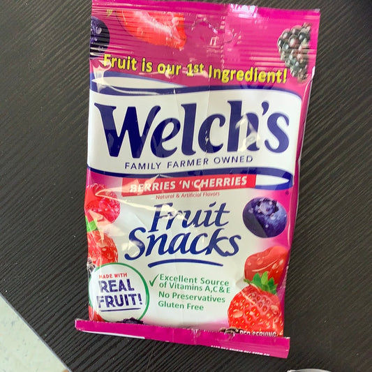 Welch’s fruit snack berries n cherries 2.25oz