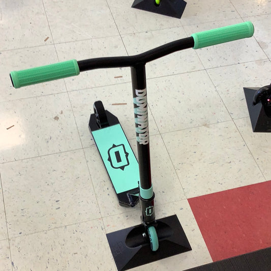 Dominator Trooper Complete Scooter Black/Mint