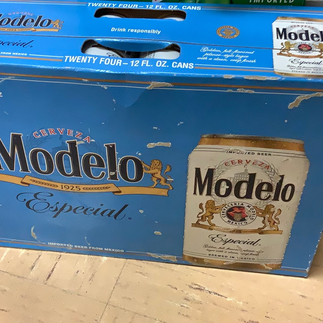 Modelo 12oz can beer