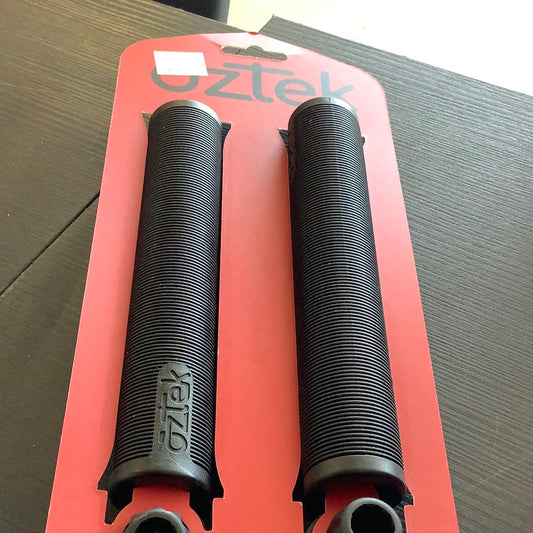 Aztek Grips Black