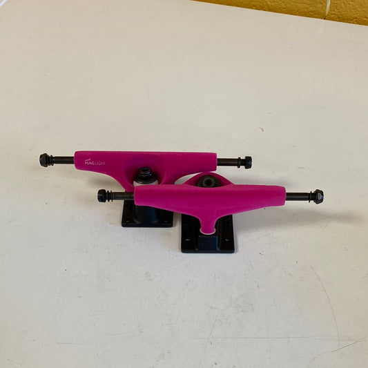 Tensor trucks maglight 5.5 pink velvet