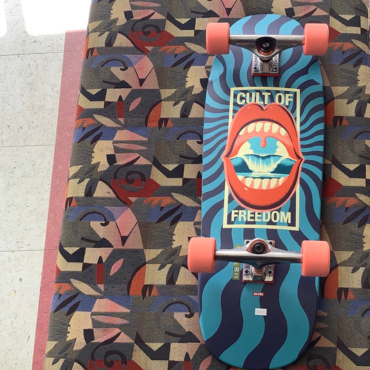 Globe Cruiser board Cult of Freedom